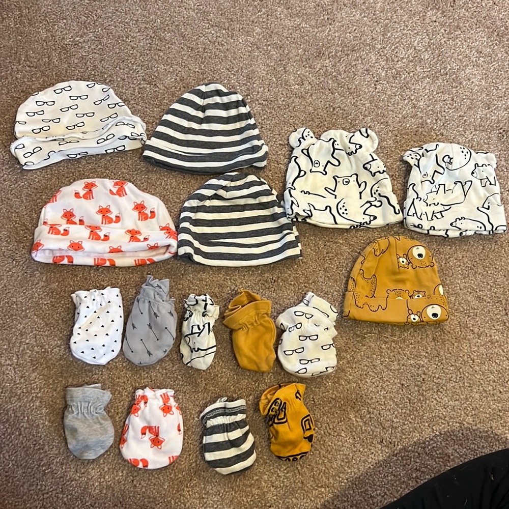 New born hats and mitts
